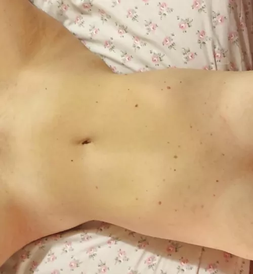 Whose Wife also has such hot moles? by hengzt3