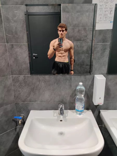 Why am I so serious? 23 [m] by MagariCancello