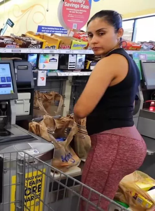 Why did my aunt wear this at the store by apptake