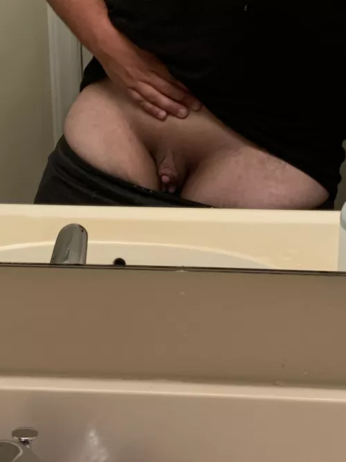 Why do i get on reddit at work... it just makes my pussy needy and my clit get hard😩 by tannyboy0