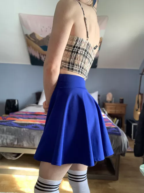 WHY DO THESE PICTURES DO BETTER THAN FACE PICS by Polarwaterprincess