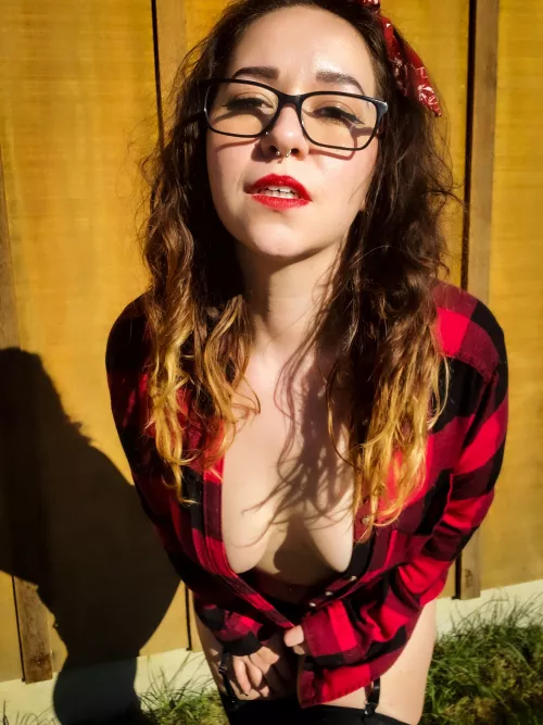 Why hello there by AutumnSunshiine