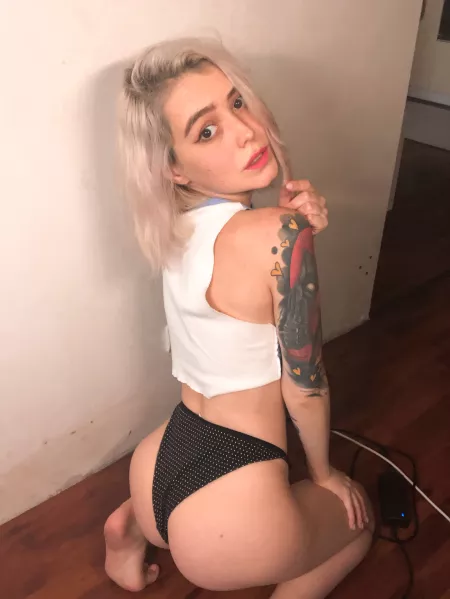 why isn't your face under my pussy yet? by terrorist-waffles