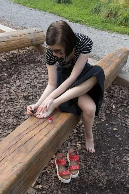 Why not paint your toenails in the park? by sexyfeetexpo