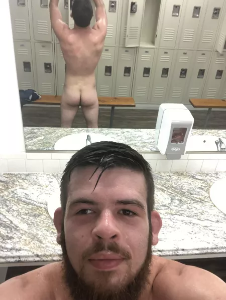 Why’s everyone in the gym staring? 😅 by slitelytipsy