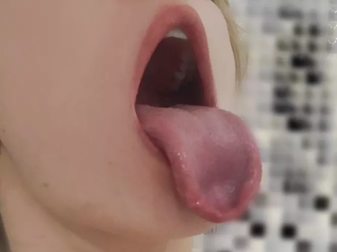 Wide enough? by cherrytongueofc