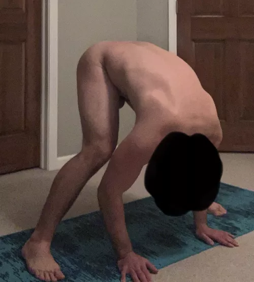 Wide-legged forward fold. A work in progress. Happy Friday!