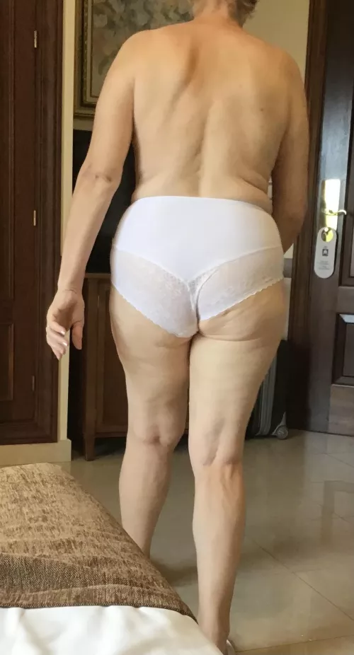 Wife 67, ass needs spanking by Oldermale4u