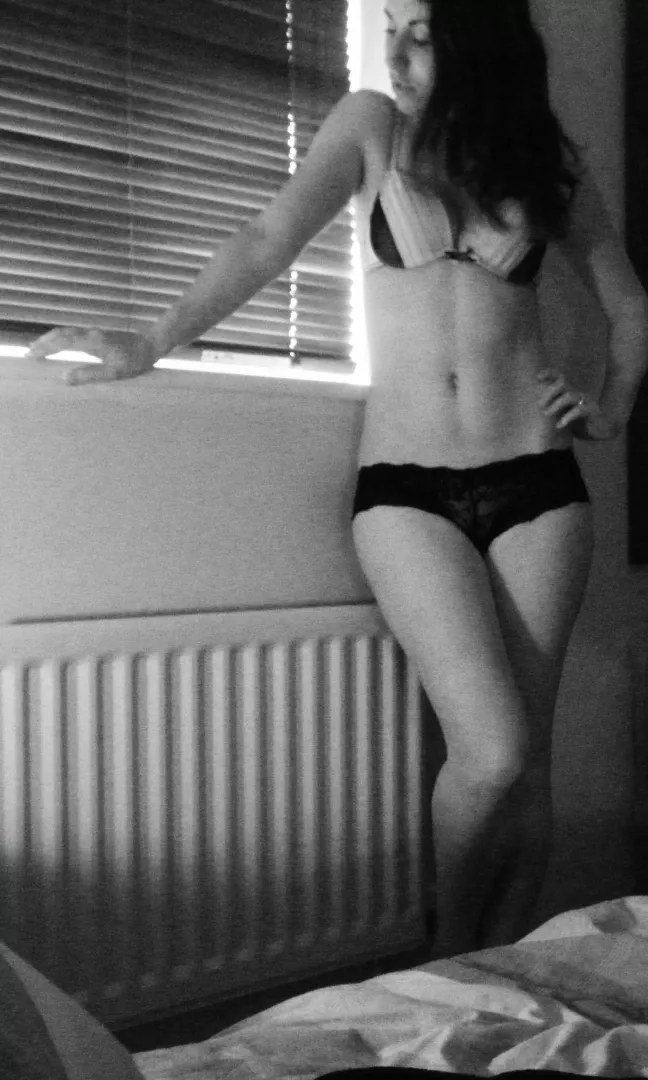 Wife modelling her bra and panties posted by WoodyDave79