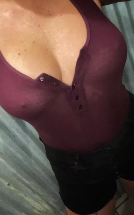 Wife on a girls night out by ohiohotwifecouple