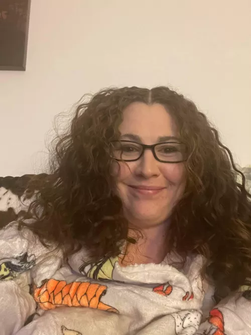 Wife with frizzy hair anyone like kik jezza2979 by LingonberryEntire639