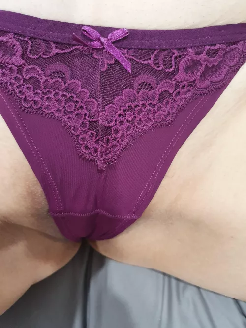 Wife's cameltoe to in her new panties. by aj7684