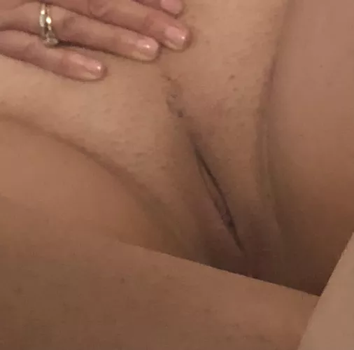 Wifey’s shaved pussy by jc1384