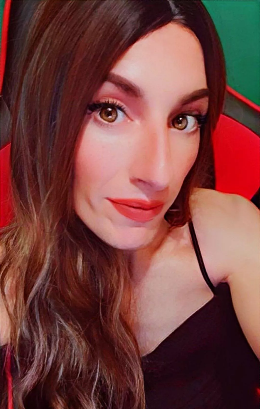 Wig is messy tonight but i still felt sexy in this outfit tonight 😘 posted by brucieboi23