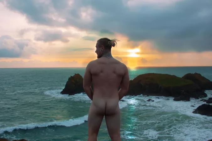 Wild enough? (Links in bio) by MrBilboShaggins