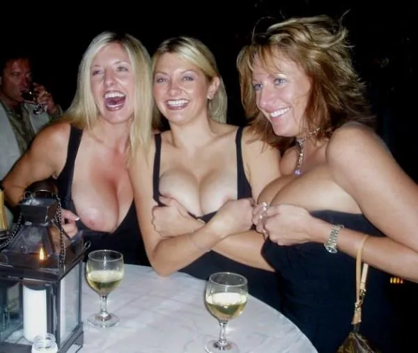 Wild Milfs posted by dipak28