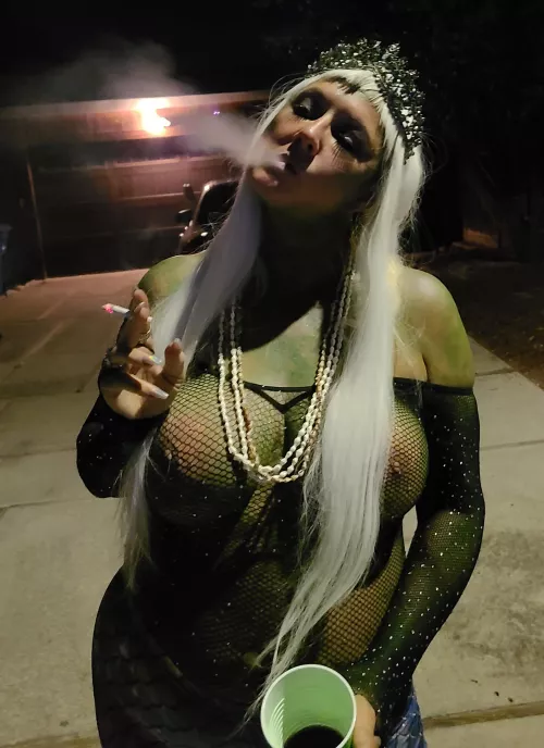 Wild party, just needed a quick smoke break, then back to the fun. by kitty_feral