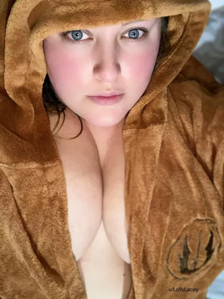 Will someone come and snuggle with me? 😇 by LollyLacey