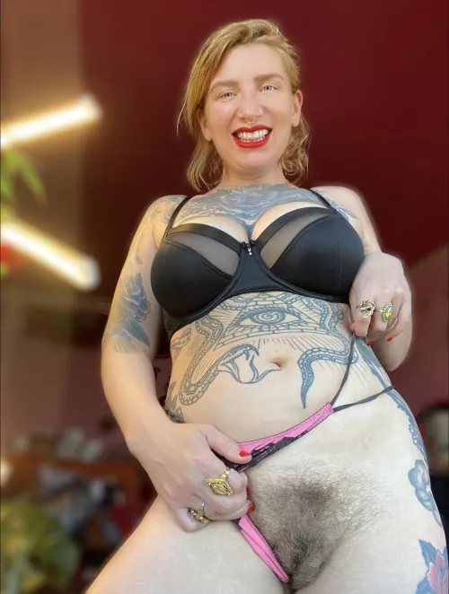 Will you cum on my hairy pussy? by MissVeronicaRoseXo