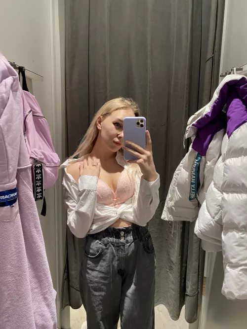 Will you help me undress?🌸 by emilyca1