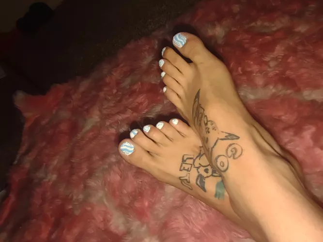 Will you pwease suck on Kitty's toes🥰🥰🥰 by zenkittygirl