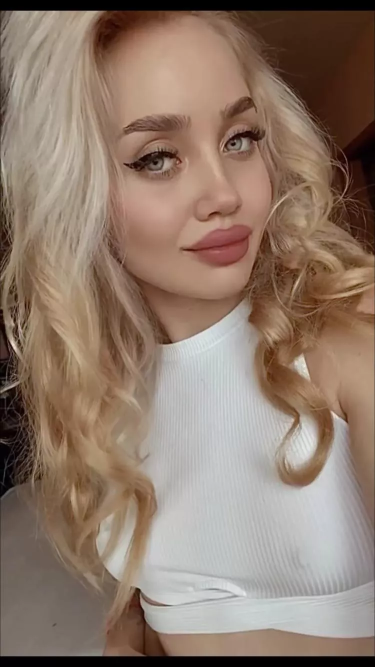 Will you take my hint if I say I need fans? 😋💦💦 posted by Narrow_Letterhead_95