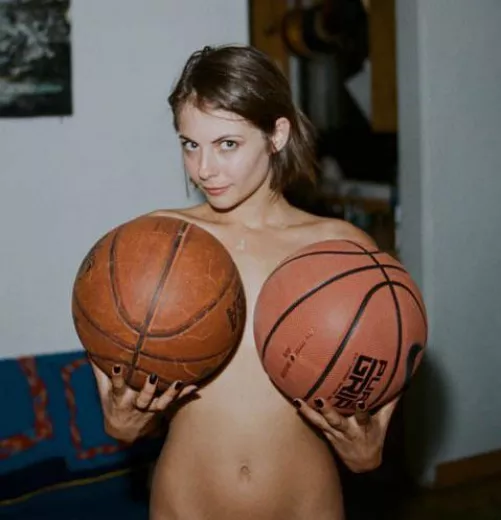 Willa Holland (if you know, you know) by B0zzyk