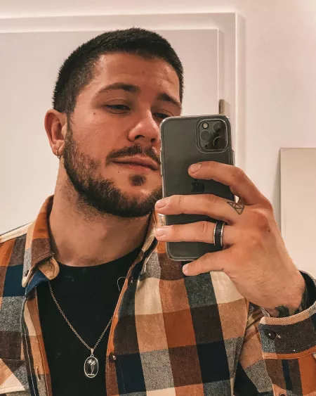 Wine o‘clock.. who wants to join? DM me by Newfeelings__