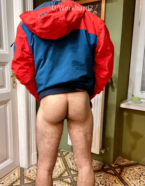 Winter ass! 😜 by WorkHard2