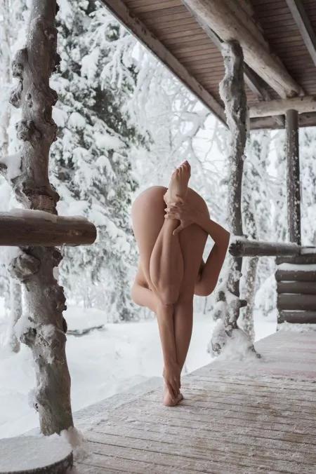 Winter balance by CaesarSeizure