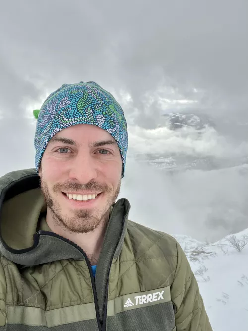 Winter hike by Godriel