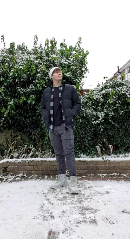 Winter is my favourite season! Would be a dream to do cute winter stuff with someone :') by ADokkaebi