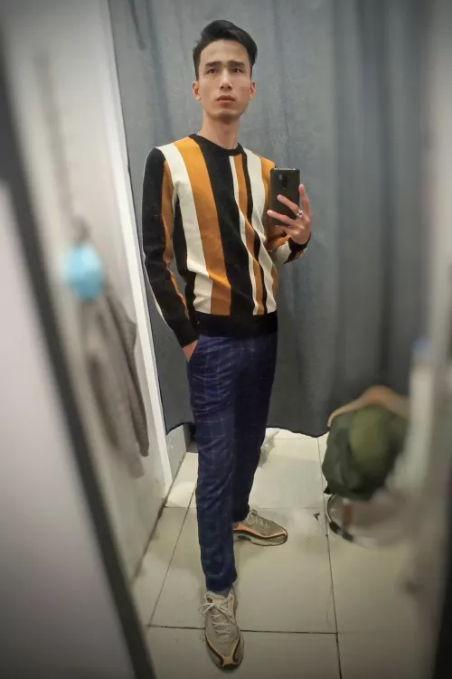 Winter time, I don't like much. But try out some new outfit isn't a bad idea 😌 by Plane-Pianist