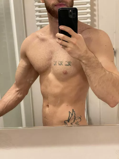 Winter without a beard just isn’t right 😋 by Fitcookieface