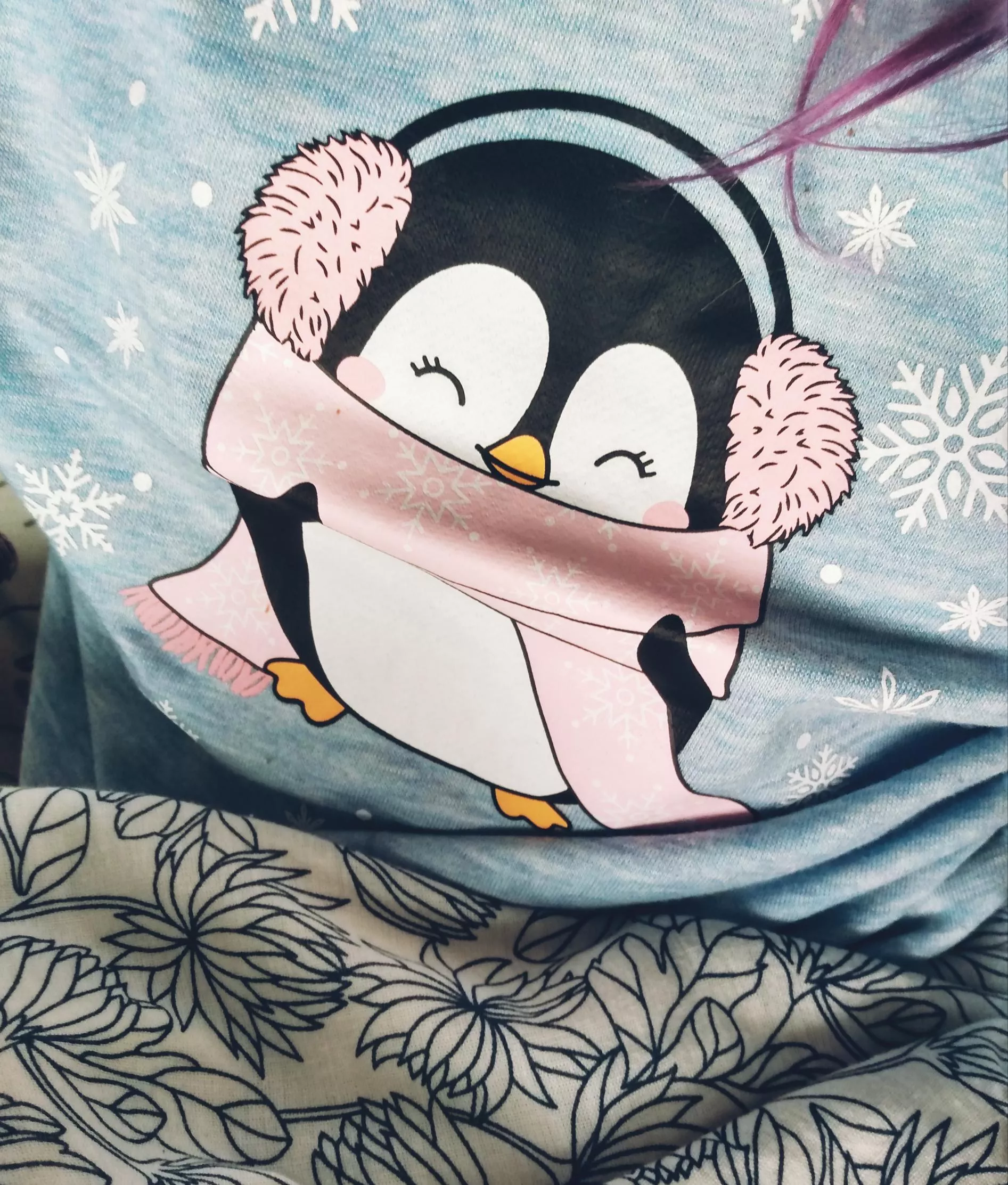 Winter-Snuggles with my new favorite sweater 🐧💜 posted by Ischgebibbel