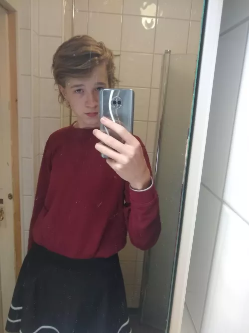 Wish I could get a pic of my whole outfit because my leggings are super cute... by OneAngryGaymer