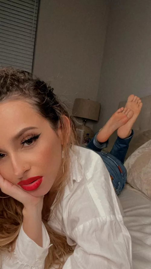 Wish i had someone to rub on them by DulcedeCat