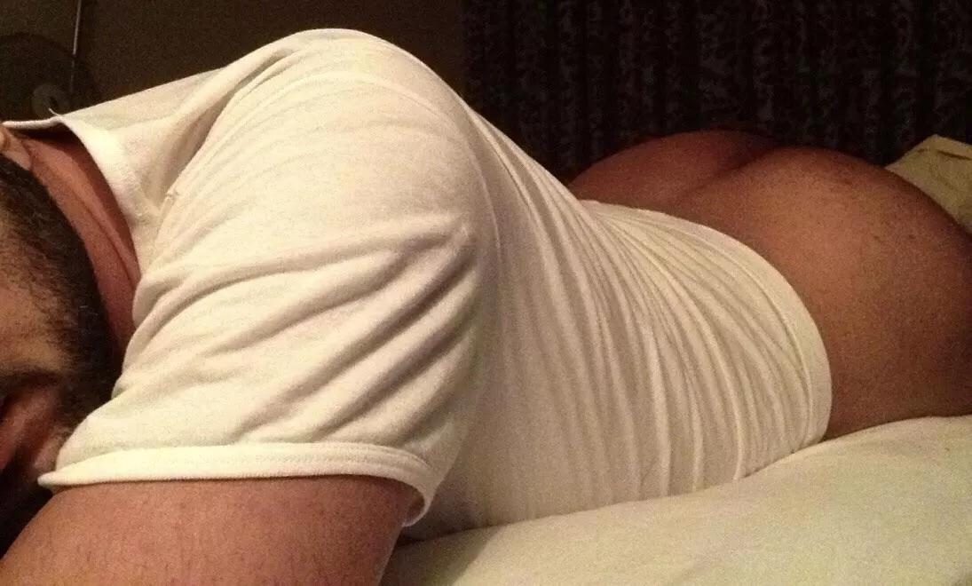 Wish I had someone to sleep next to me posted by arabbottomman