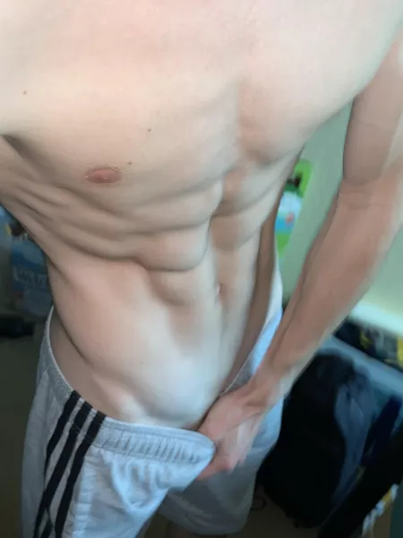 Wish it were someone else reaching down my pants… by kylethundercheeks