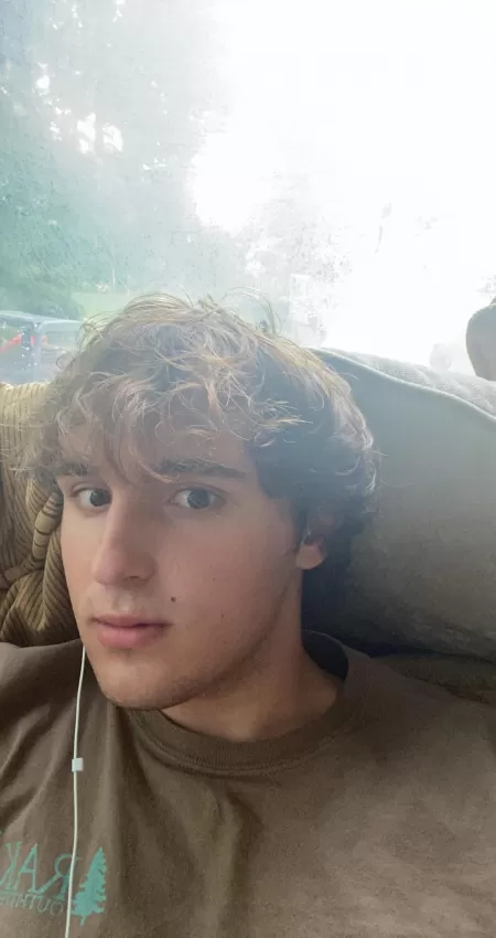 Wish there was a cute guy here to snuggle with 😩 by Inevitable-Gate7721