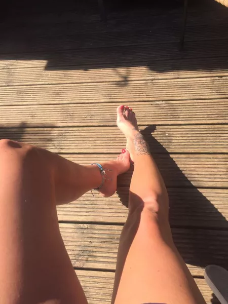 Wish you were down there 🤭😉❤️❤️🖤 by kokkina_aphrodit