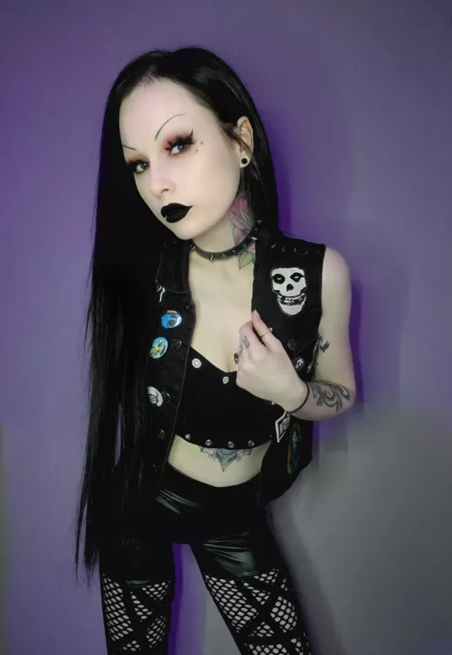 Witch bitch ⸸ by xmissxlilith