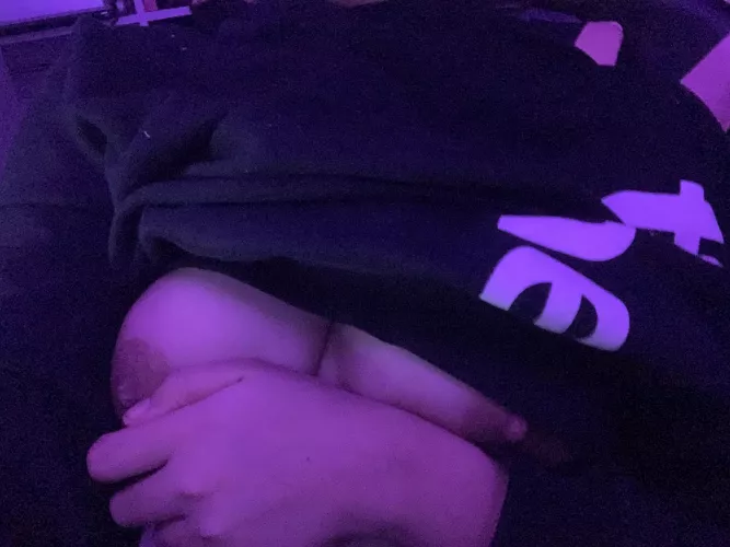 woke up early 💦 (f) by ellisehun