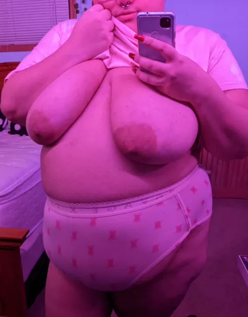 Woke up still in the Valentine's spirit 🥰💕 by Buns15