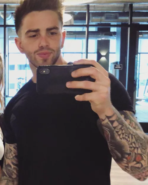 Woke up. Worked out. Realized I’ve been living in a hole. Decided to become a redditor. by Lew_C_Nefarious