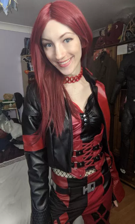 Wonder if I could confuse any straight guys 😏😈 by RealMichSciFi