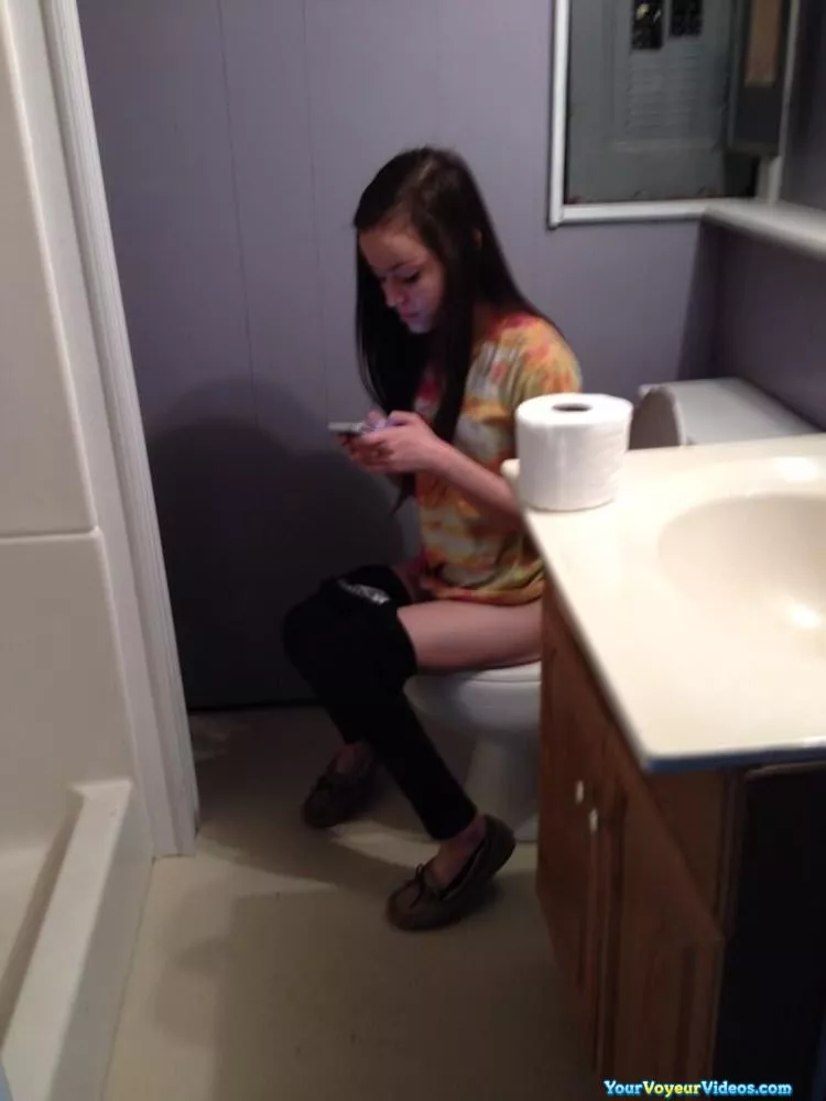 Wonder if she even noticed her picture being taken... posted by CatpainTpyos