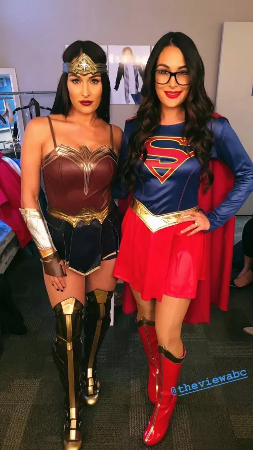 Wonder Woman or Supergirl? by yunaX2