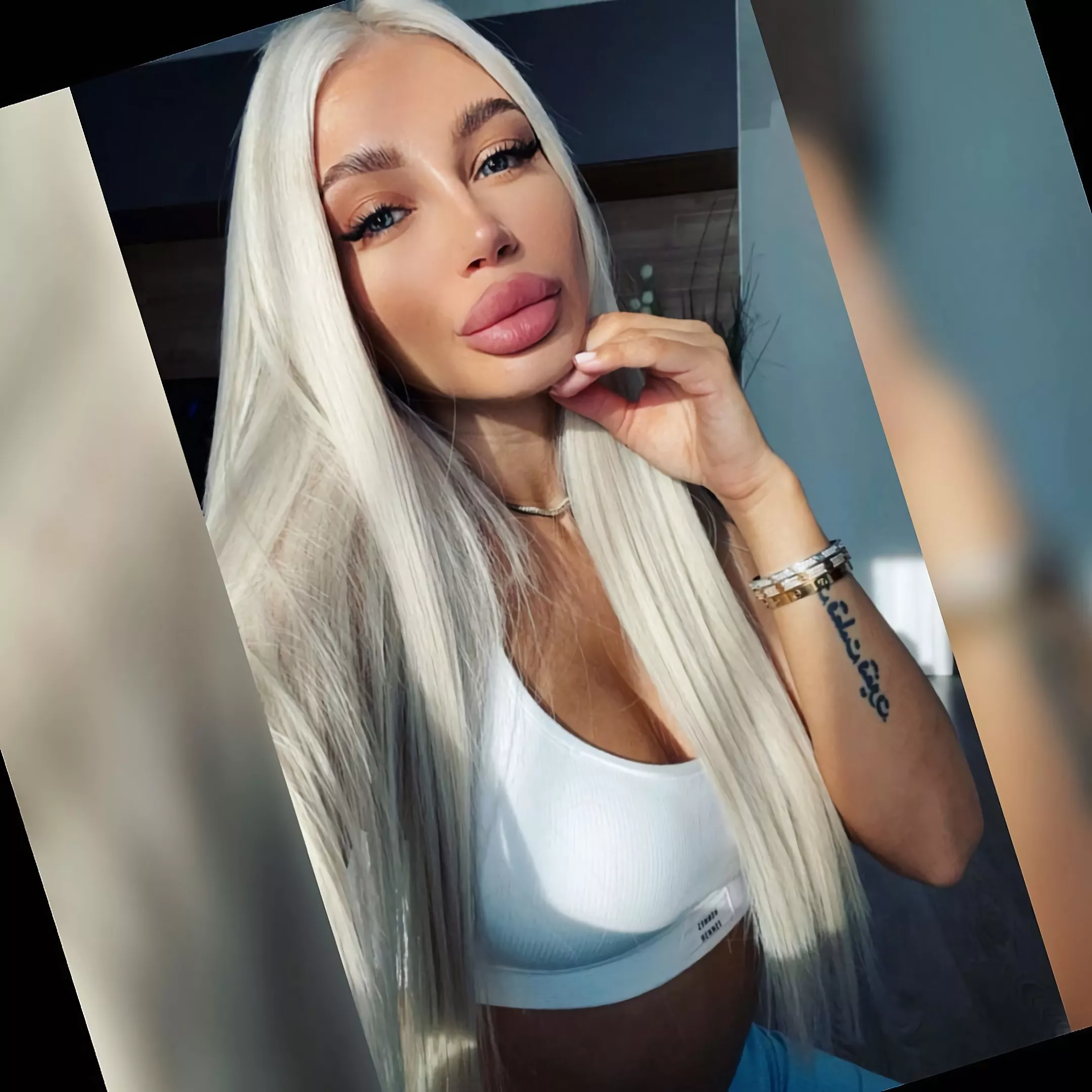 Wonderful lips! posted by Marathon1981