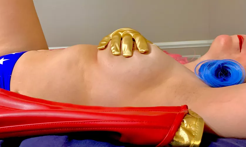 WonderHarley wonders if any ladies peeked. by biwife8675309